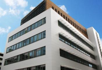 Location bureaux - Confluence, proche A6, tram T1 et gare Perrache  à Lyon 2 - 69002