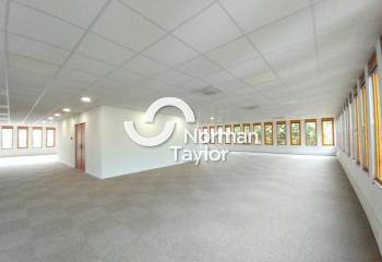 Location bureaux - Mini Parc Gerland, proche bus, tram, métro et gare  à Lyon 7 - 69007