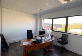 Location bureaux - Proche Lyon, A6 et gare SNCF