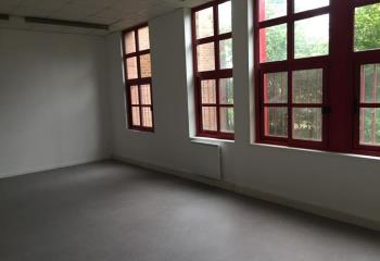 Location bureaux - Proximité axes autoroutiers et bus  à Marcq-en-Baroeul - 59700