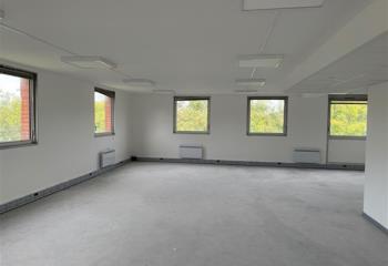 Location bureaux - Proche Grand Boulevard, calme et verdoyant  à Marcq-en-Baroeul - 59700