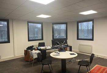 Location bureaux - Proche autoroutes et tramway  à Marcq-en-Baroeul - 59700