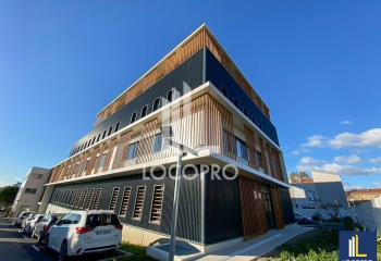 Location bureaux - Proche A55, A7, aéroport et gare Saint-Charles  à Marseille 16 - 13016