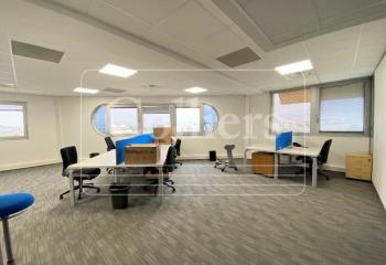 Bureau à louer dans Marseille 13008 - Gare St Charles à 30 minutes  à Marseille 8 - 13008