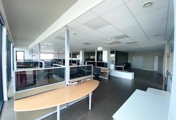 Location bureaux - Proche rocade, ZI du Phare
