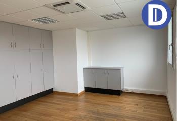 Location bureaux - Proche autoroute A4 et transports urbains  à Metz - 57000