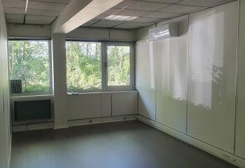 Location bureau - Proche Grenoble, stationnement en foisonnement