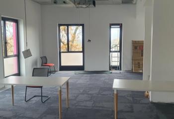 Location bureaux - Proche Grenoble, Tram et Bus  à Meylan - 38240