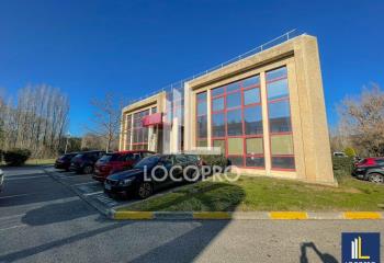 Location bureaux - Proche Aix-en-Provence, autoroute et restaurants  à Meyreuil - 13590