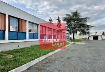 Location de bureaux - site clos - lumineux  à Mondreville - 77570