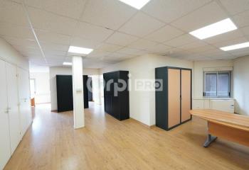 Location bureaux - Accès D386, bus 18, 78, 15E  à Montagny - 69700