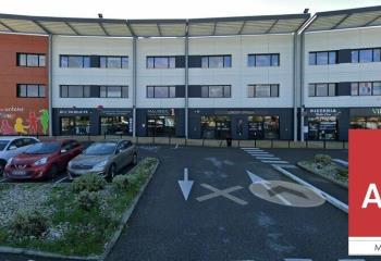 Location bureau - Quartier Maubec, proche D540 et Ligne 2