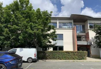 Location bureaux - Proximité A4, RER A et autoroute A104  à Montévrain - 77144