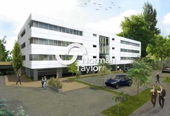 Location bureaux - Proche tramway et autoroute A9  à Montpellier - 34000
