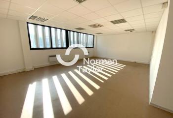 Location bureau Cournonsec - Proche A9, aéroport et gare TGV  à Montpellier - 34000