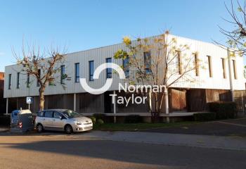Location bureaux - Proche gare et autoroute A9  à Montpellier - 34000