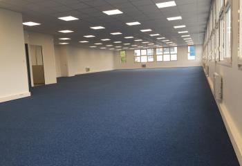 Location bureaux - Proche A3 et métro Mairie de  à Montreuil - 93100