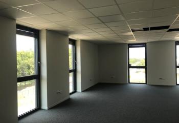 Location bureaux - Proche Gare TGV et autoroutes