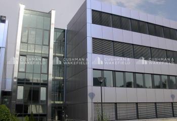 Location bureaux - Proximité autoroute A4, TER et bus  à Mundolsheim - 67450