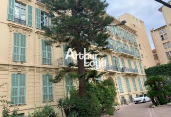 Bureaux dans un immeuble bourgeois du centre ville de à louer  à Nice - 06000