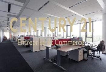 Location bureaux - Hypercentre, proche gare et commerces  à Orléans - 45000