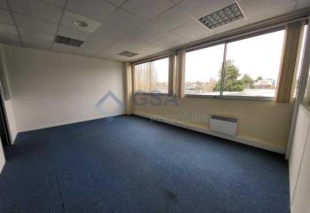 Location bureaux - Proximité gare, TGV, bus et autoroutes  à Palaiseau - 91120