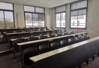 Location bureaux à - Accès métro  à Paris 10 - 75010