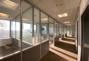 Bureaux à louer dans la Tour Montparnasse,, proche métro  à Paris 14 - 75014