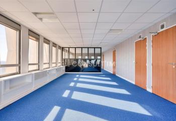 Location bureaux, proche Gare Montparnasse avec ascenseur  à Paris 15 - 75015