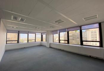 Location bureaux Tour Montparnasse, proche transports  à Paris 15 - 75015