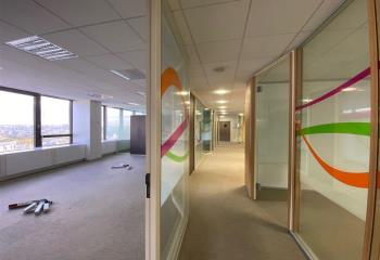 Location bureaux Tour Montparnasse, proche métro et gare Montparnasse  à Paris 15 - 75015