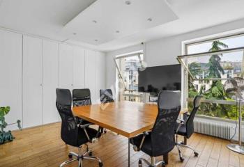 Location de bureaux à, proche RER et métro Charles de Gaulle Étoile  à Paris 16 - 75016