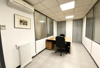 Bureau à louer, entre les métros Brochant et Guy Môquet  à Paris 17 - 75017