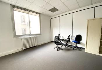 Location de bureau à, entre les métros Brochant et Guy Môquet  à Paris 17 - 75017