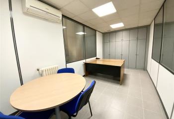 Bureau à louer, entre les métros Brochant et Guy Môquet  à Paris 17 - 75017