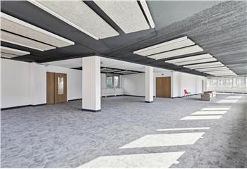 Location bureaux - Métro Corentin Cariou et RER E Rosa Parks  à Paris 19 - 75019