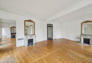 Location bureaux à - Métro Arts et Métiers - Belles prestations  à Paris 3 - 75003