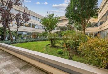 Location bureaux à - Rue de Vaugirard - Métro Duroc  à Paris 6 - 75006