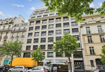 Location de bureaux à, proche des métros, RER et Transilien  à Paris 8 - 75008