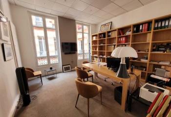 Bureaux à louer, proche métro Villiers, RER et gare Saint-Lazare  à Paris 8 - 75008
