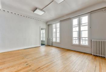 Location bureaux, proche Grands Magasins, immeuble Pierre de Paris  à Paris 9 - 75009