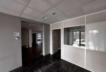 Location bureaux à - Secteur Total - Accès A64  à Pau - 64000