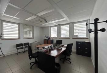 Bureaux à louer Tecnosud - Proche autoroute A9, bus, gare et aéroport