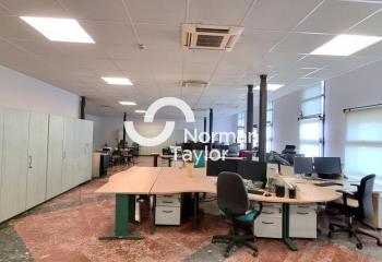 Location bureaux à - Proche gare et aéroport - Accès A9  à Perpignan - 66000