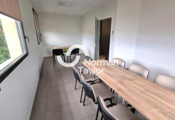 Location bureaux - Proche gare, aéroport et A9  à Perpignan - 66000