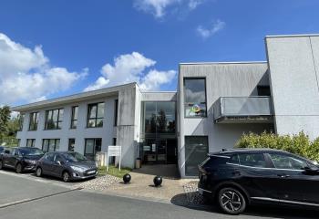 Location bureaux - Proche autoroute Paris/Le Havre/Caen  à Petit-Couronne - 76650