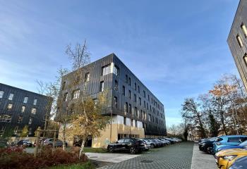 Location bureaux - Proche gare SNCF, bus et autoroute  à Petit-Couronne - 76650