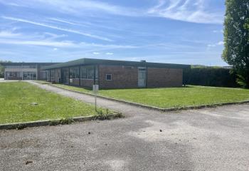 Location bureaux - Proche A13, environnement verdoyant