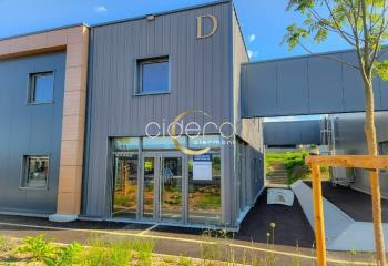 Location bureaux neufs - Proche A71 et bus