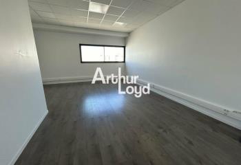 Location bureau - Proche A8 et zone d'activité Espace Vernedes  à Puget-sur-Argens - 83480